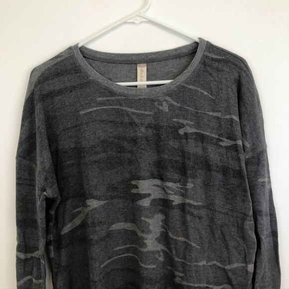 ALTAR'D STATE Gray Camo Camouflage Waffle Knit Thermal Long Sleeve Tee Top Small - Picture 2 of 11